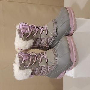7 Toddler Girls Purple & Gray, Snow Boots, Rain Boots, Zipper on Side by Oshkosh